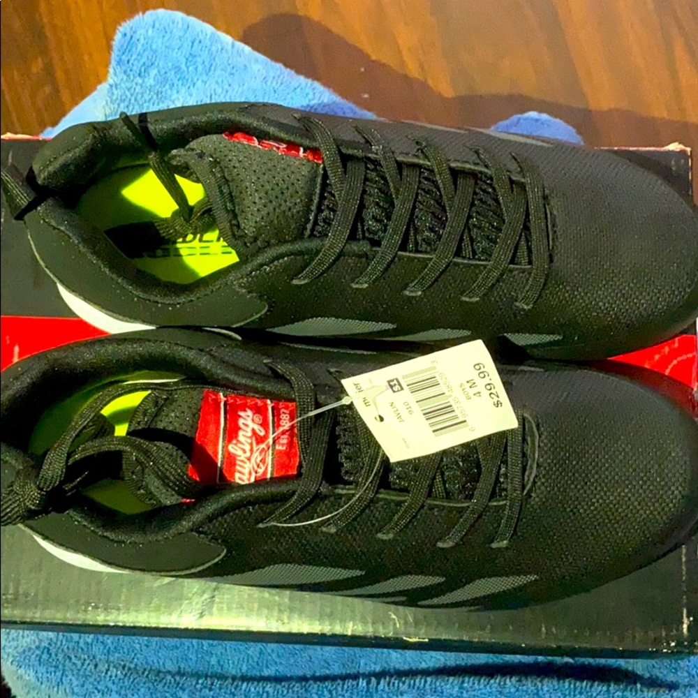 Rawlings boys baseball cleats black size 4